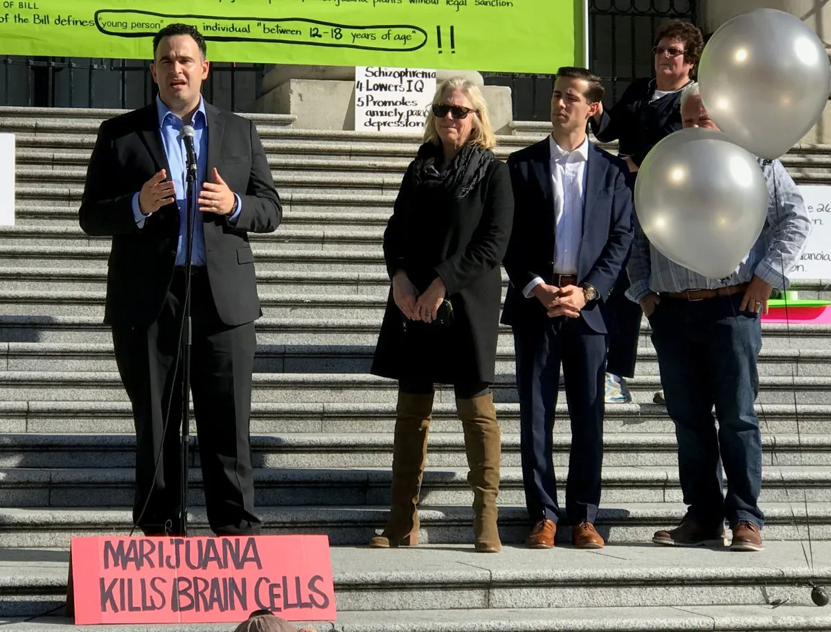 Dr. Kevin Sabet, president of the U.S. chapter of Smart Approaches to Marijuana, speaks at the “anti-celebration” of pot legalization rally in Vancouver on Oct. 17, 2018. (The Epoch Times)