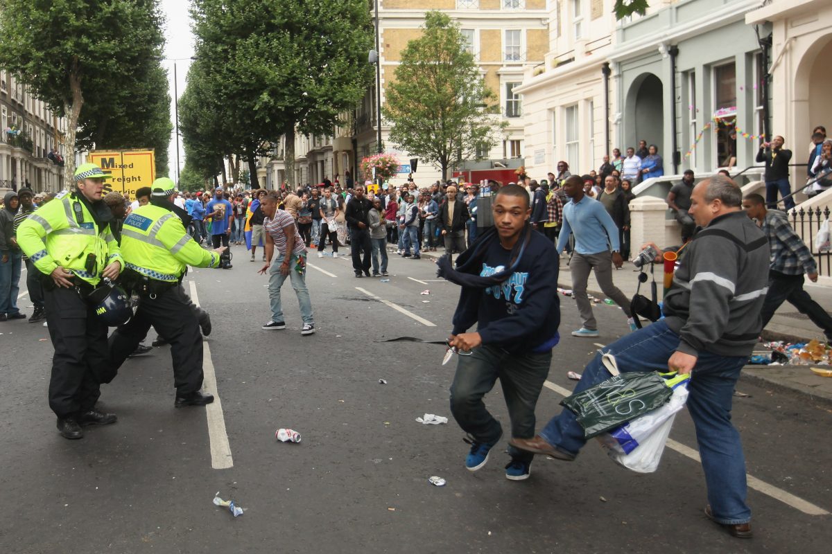 knife attacker tries to escape