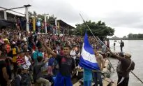 Police Meet US-Bound Migrant Caravan at Mexico’s Southern Border