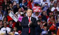 Cruz Gets Boost From Trump at Massive Texas Rally