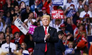 Cruz Gets Boost From Trump at Massive Texas Rally