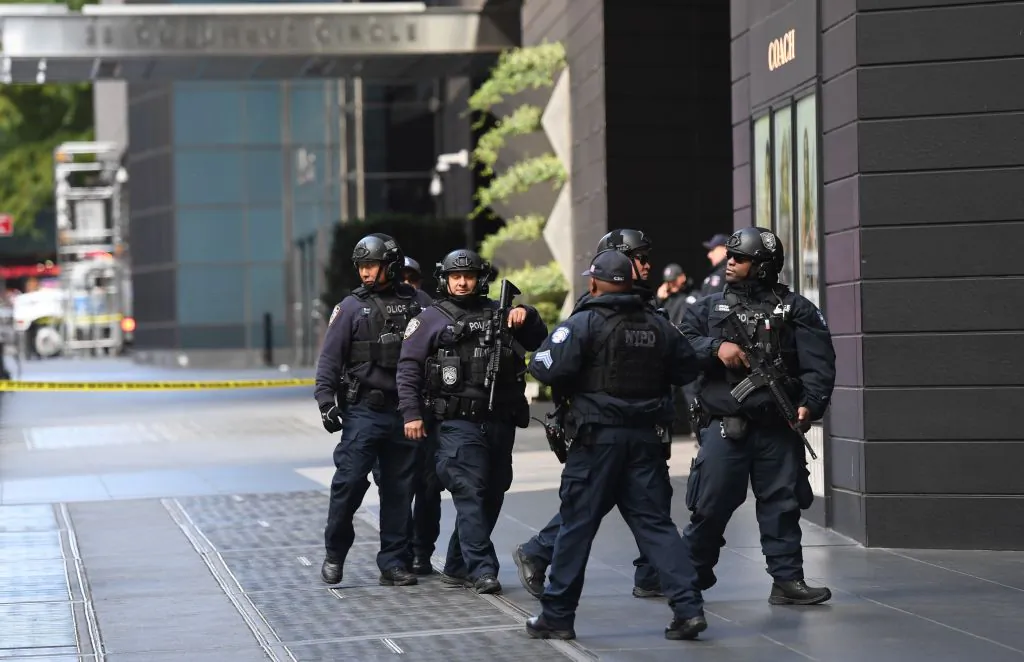 New York City Police arrive outside the Time Warner Building after an explosive device was was delivered to CNN's New York bureau on Oct. 24, 2018. (TIMOTHY A. CLARY/AFP/Getty Images)