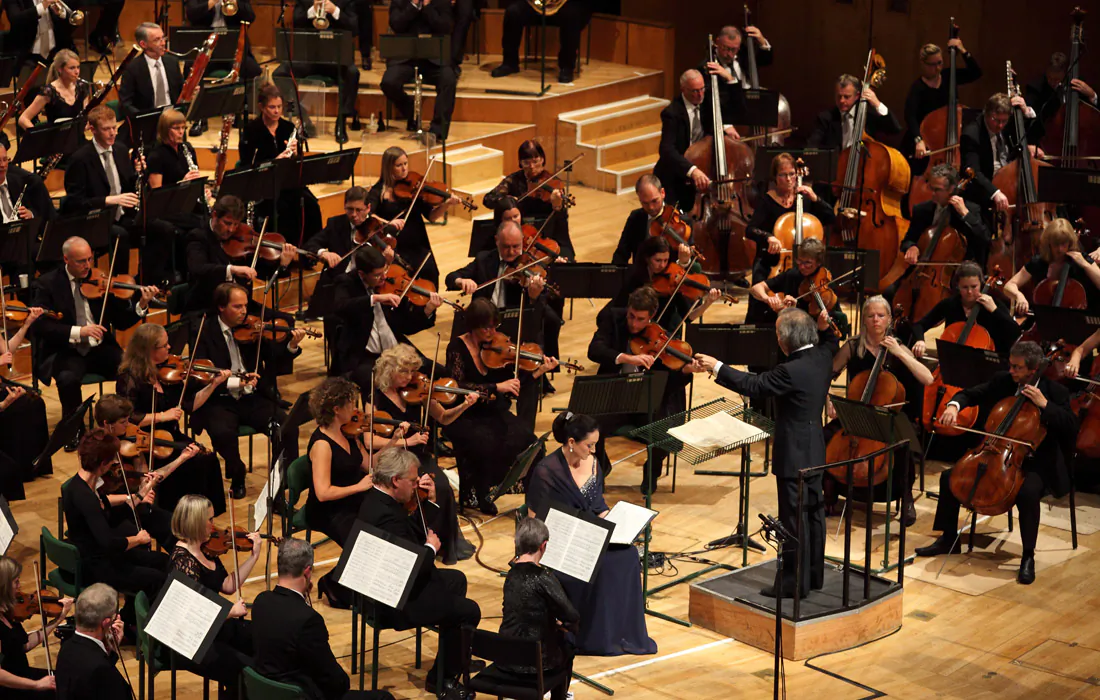 BBC National Orchestra of Wales. (Art Council of Wales)