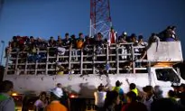 Mexico Offers New Plan to Keep US-Bound Caravan in Mexico, Some Migrants Decline