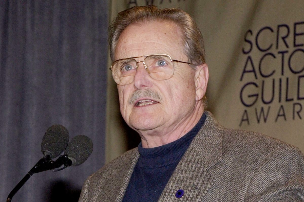 Actor William Daniels Stops a Burglar From Invading His Home
