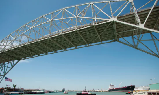 Rising U.S. Crude Output Sparks Race to Build Export Terminals