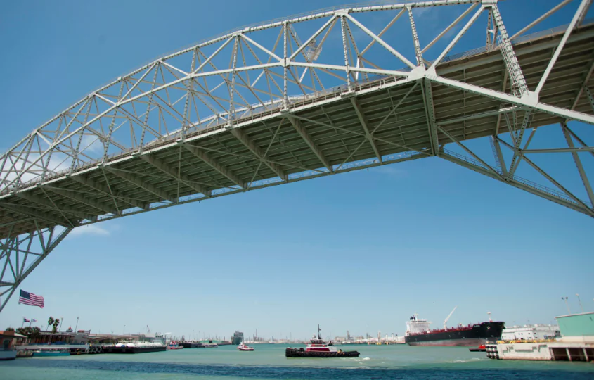Bridge spans the entrance to the Port of Corpus Christi, Texas, April 10, 2014.  (Darren Abate/Reuters)