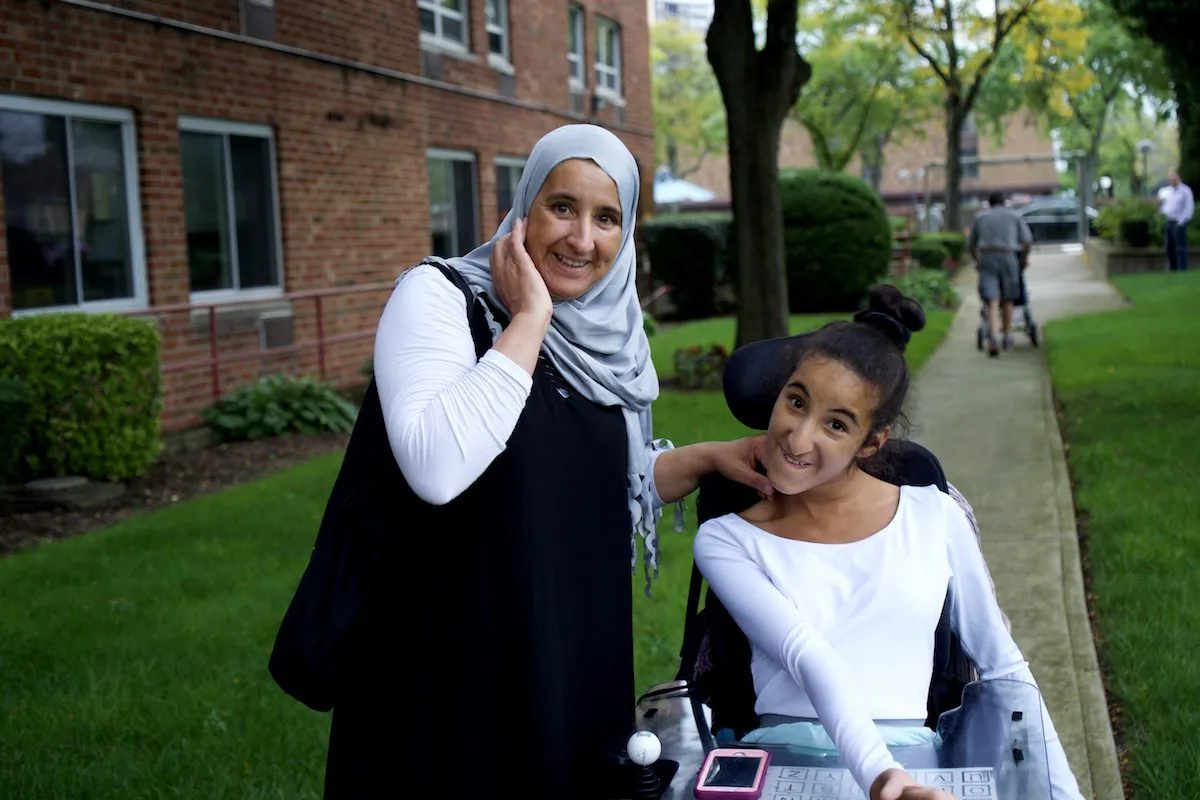 Rayhana Elharji with her mother after class. (Shenghua Sung/The Epoch Times)