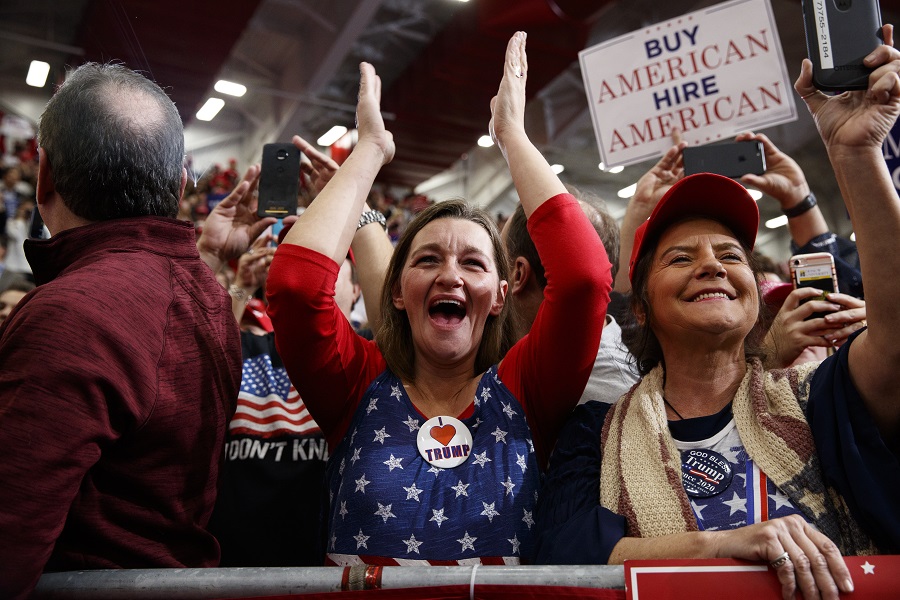 Supporters of Trump cheer