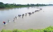 Third Migrant Caravan Crosses Into Mexico Without Opposition