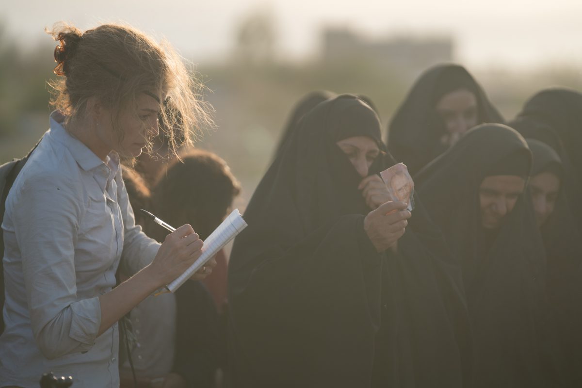 Marie Colvin at mass grave