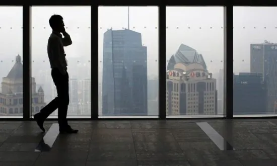China’s Services Sector Growth Slowest in 13 Months