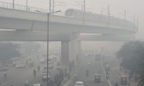 Indian Capital Under Cloud of Smog as Pollution Level Jumps
