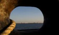 US Renews Iran Sanctions, Grants Oil Waivers to China, Seven Others