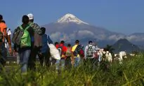 100 Migrant Caravan Members Kidnapped by Human Traffickers, Activists Say