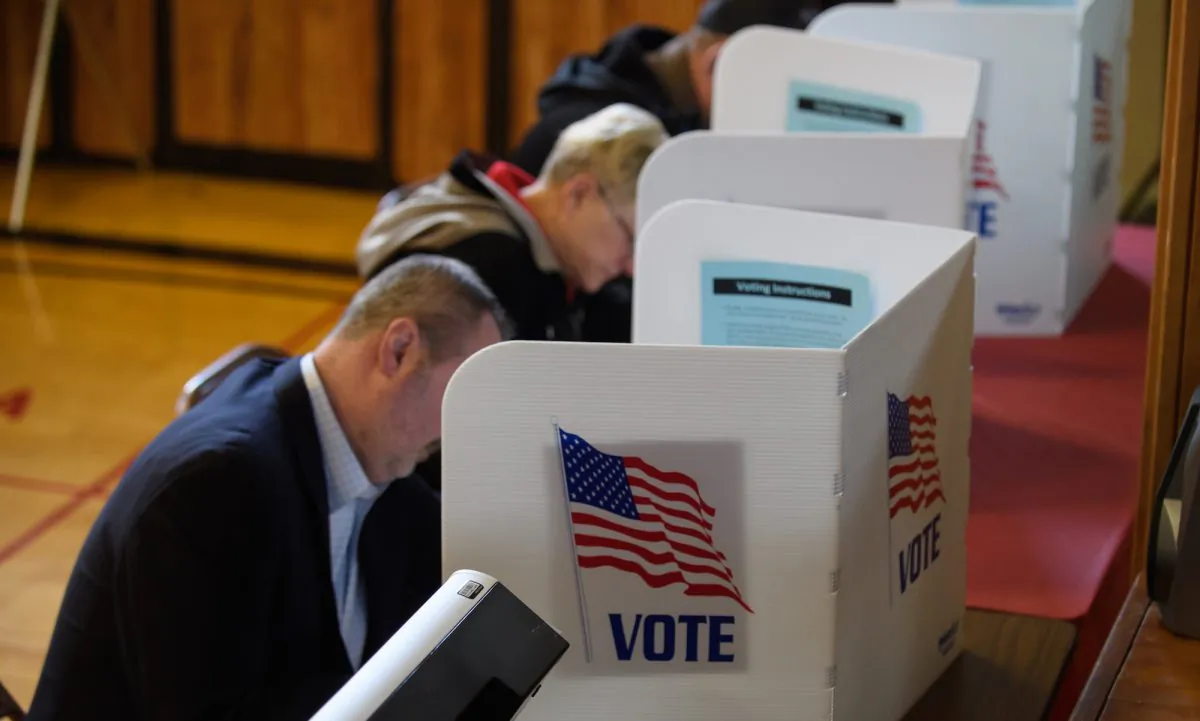 Voters cast their ballots at the Franklin Elementary School on Nov. 6, 2018, in Kent, Ohio. (Jeff Swensen/Getty Images)