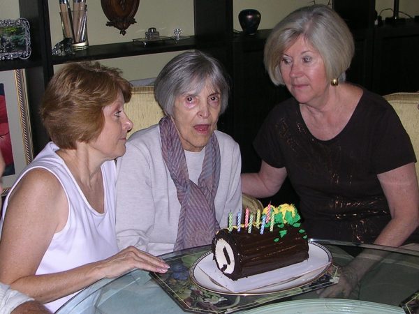 Hammond with mother and sister