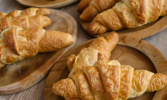 Ex-Pro Boxer Mario Melo Dies at Croissant Eating Contest
