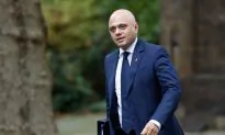 UK to Offer COVID-19 Booster Shots to Over 50s