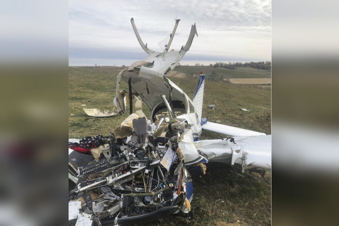 Small Plane Crashes in Iowa, Killing All 4 People on Board | The Epoch ...