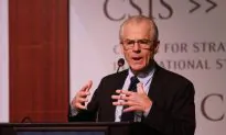 White House Adviser Navarro Urges Wall Street to Back Off on China Talks