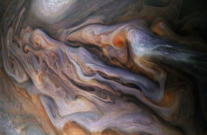 nasa juno spacecraft captures