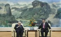 Kissinger Meets With Chinese Leader, Defense Minister in China
