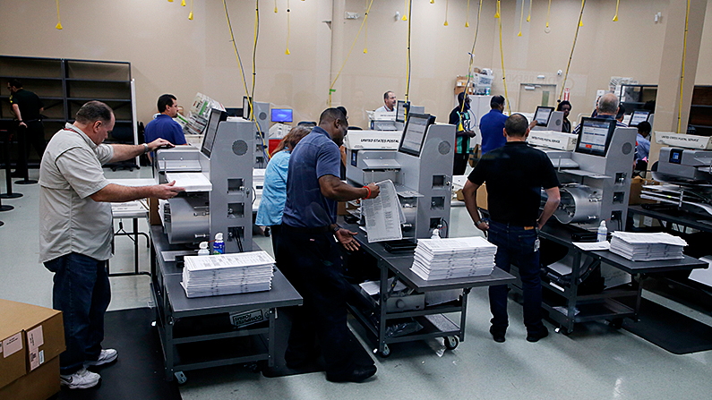 Florida-election-airport-bomb-scare-ballot-box