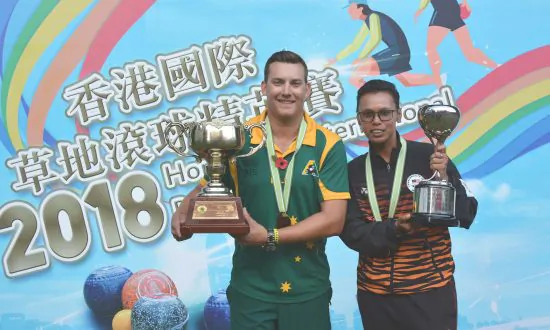 Elite Bowlers Compete for Classic Titles