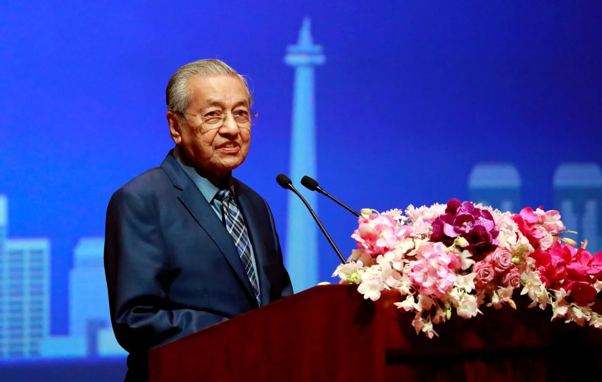 Malaysian Prime Minister Mahathir Mohamad gives a speech at Chulalongkorn University, in Bangkok, Thailand Oct. 25, 2018. (Reuters/Soe Zeya Tun)