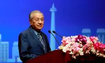 Malaysia’s Mahathir Proposes Common East Asia Currency Pegged to Gold