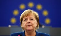 Merkel’s Falling Star Outshone by Party Protégé, Poll Shows