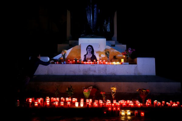 candles flowers great siege monument