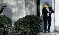White House Doubles Down on Bid to Strip Acosta’s Hard Pass
