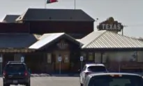 Texas Roadhouse Apologizes After Manager Asked Breastfeeding Mother to Cover Up