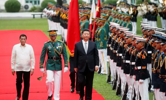 China’s Xi Visits Philippines as Duterte Pressed to Take Tougher Line