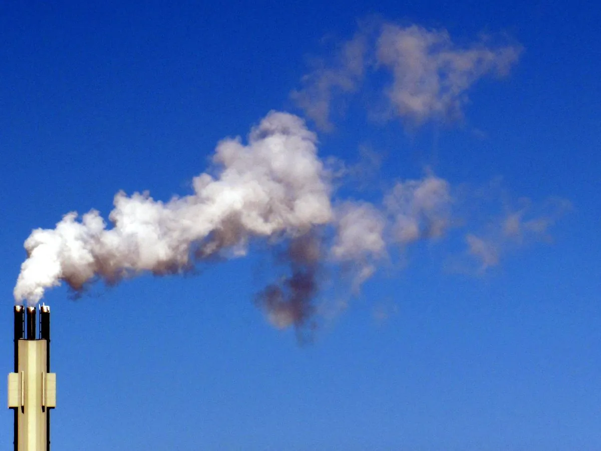 The EPA has a robust program to reduce emissions of industry "hazardous air pollutants." Environmentalists and journalists sometimes use cherry-picked data to suggest otherwise. (Quartzla/pixabay.com)
