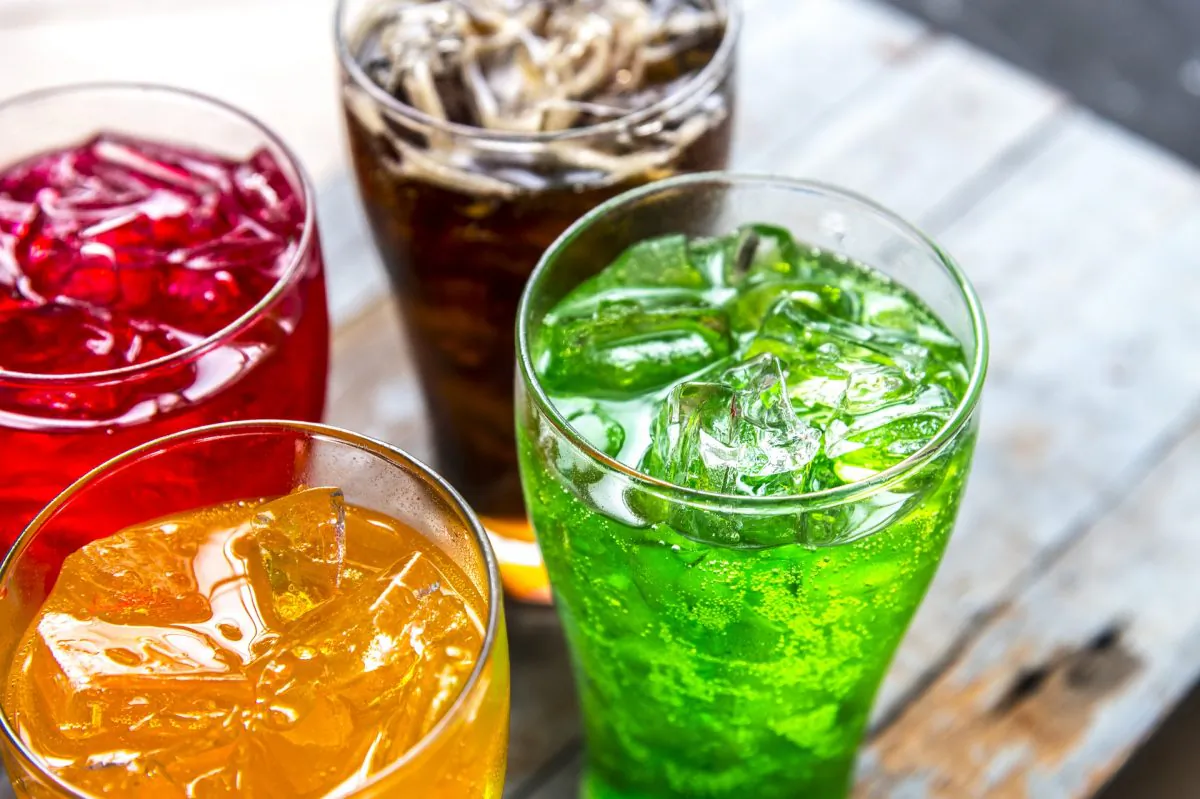 Stock photo of drinks containing ice cubes. A new report has found fecal matter contamination of ice in four major pub chains in the UK. (Pixabay/rawpixel)