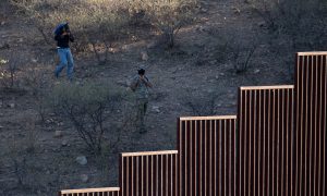 Washington Post Reporter Tries to Shut Down GoFundMe for Border Wall