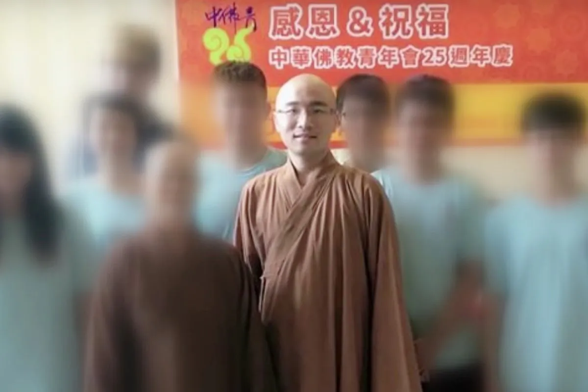 Shi Kai-hung, a prominent Taiwanese Buddhist monk, has been expelled from Tungshan Temple. (screenshot via Mirror Media)