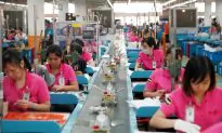 China’s Industrial Profits Slow for 6th Month, Seen Weakening Further