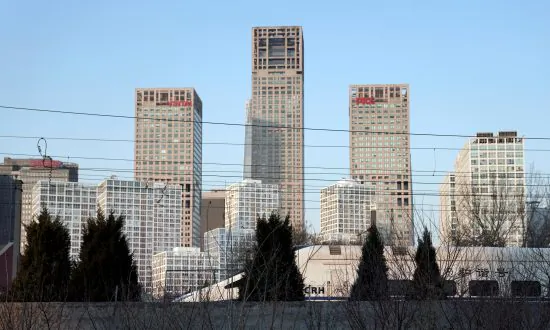 S&P Flags Credit-Boom Risks in China Amid Trade War