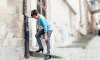 Why Women Have More Knee Problems (And What You Can Do About It)