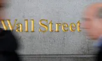 Wall Street Rally Pauses, but Stocks Mint Weekly Gain
