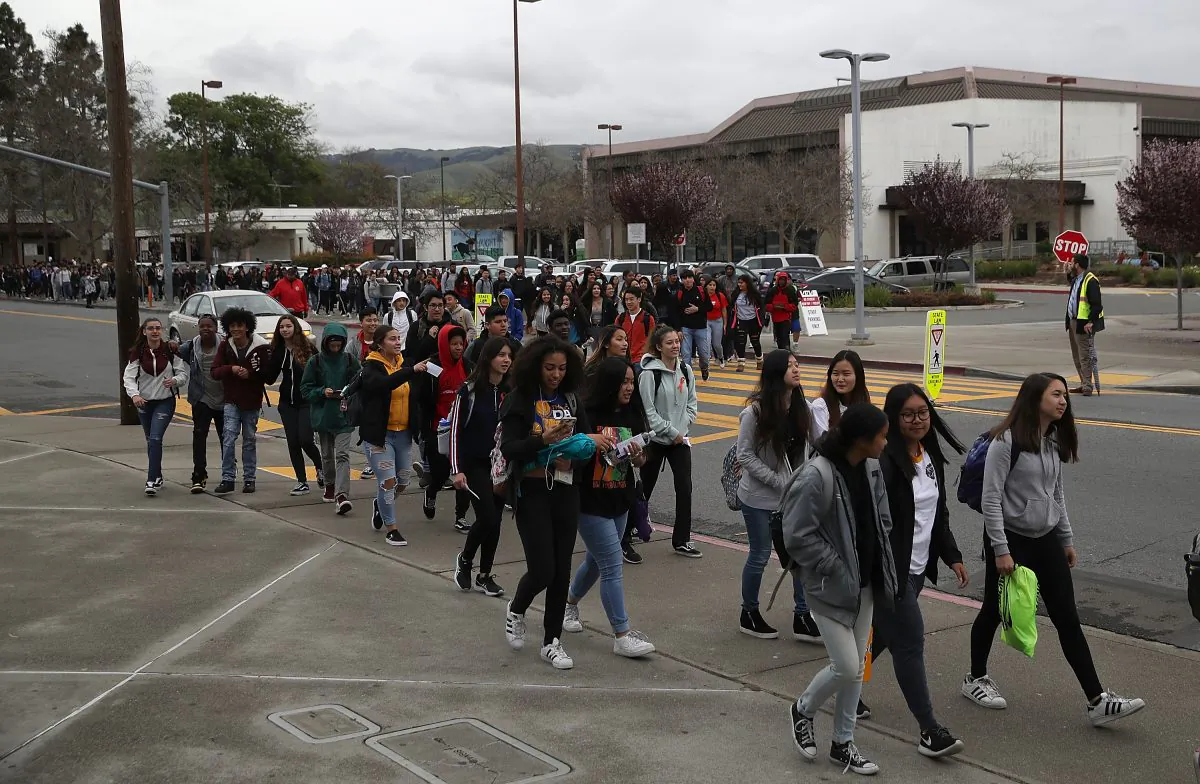 James Logan High School students walk out of class during a walk out demonstration in Union City, Calif. on March 14, 2018. (Justin Sullivan/Getty Images)