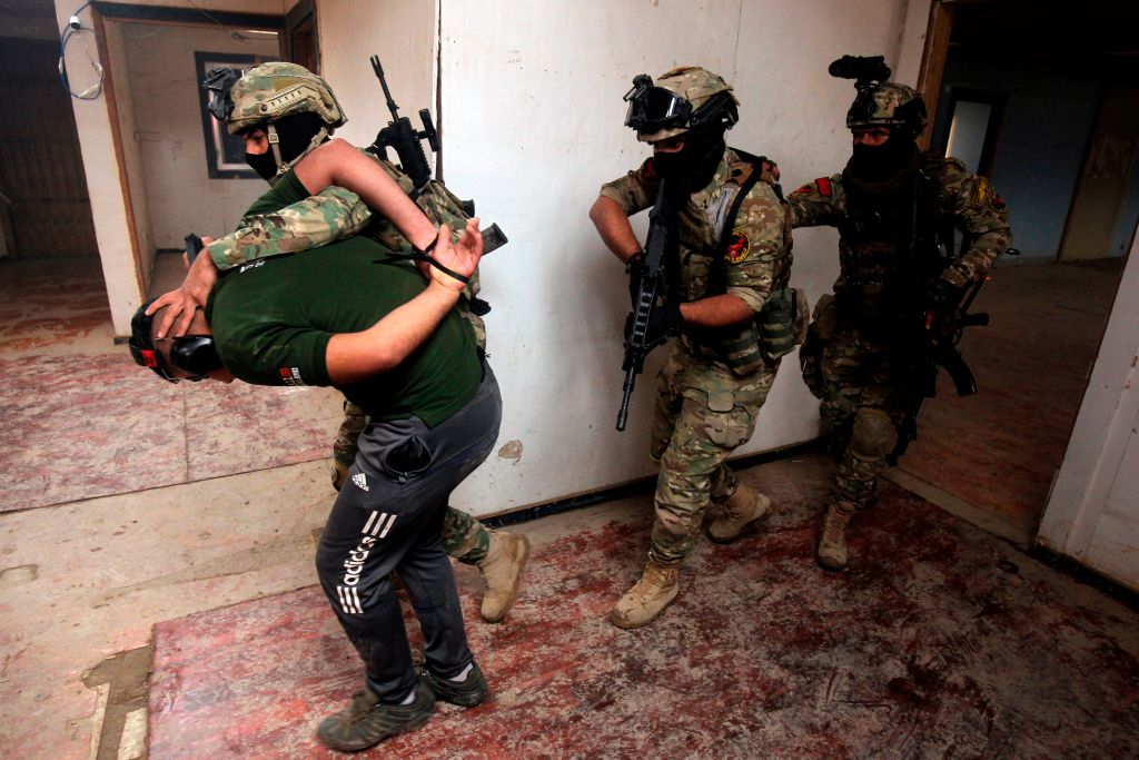 Iraqi counter-terrorism forces train