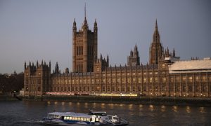 UK Lawmakers Defy Government to Keep Door Open to Exit From Brexit