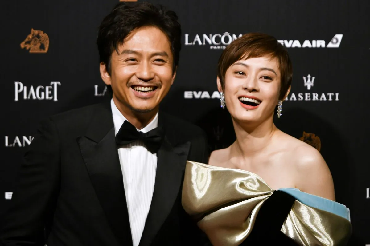Chinese actor Deng Chao and actress Sun Li arrive on the red carpet of the 55th Golden Horse film awards, dubbed the Chinese 'Oscars', in Taipei on November 17, 2018. (SAM YEH/AFP/Getty Images)