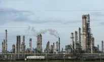 US Becomes Net Oil Exporter for First Time in Decades