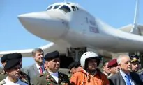 White House, Kremlin Trade Barbs Over Russian Bombers Sent to Venezuela